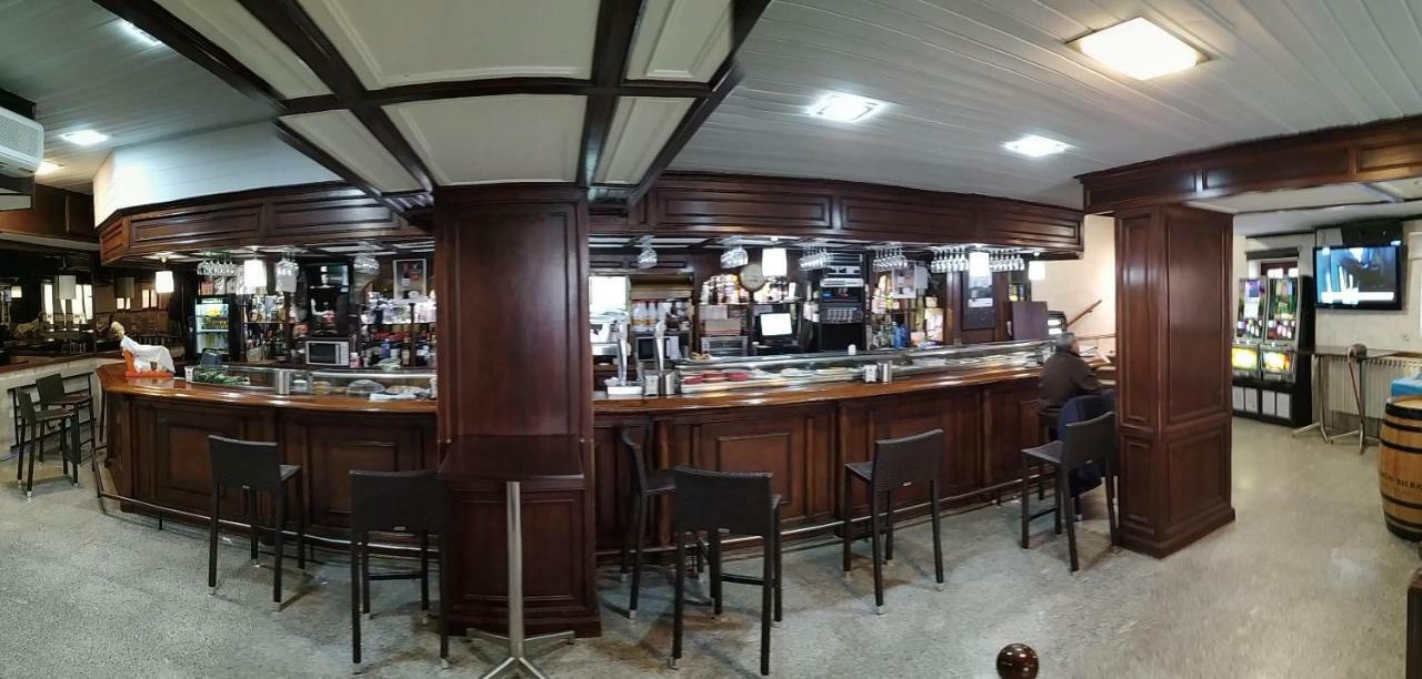 Hostal El Arco Almazan Luaran gambar