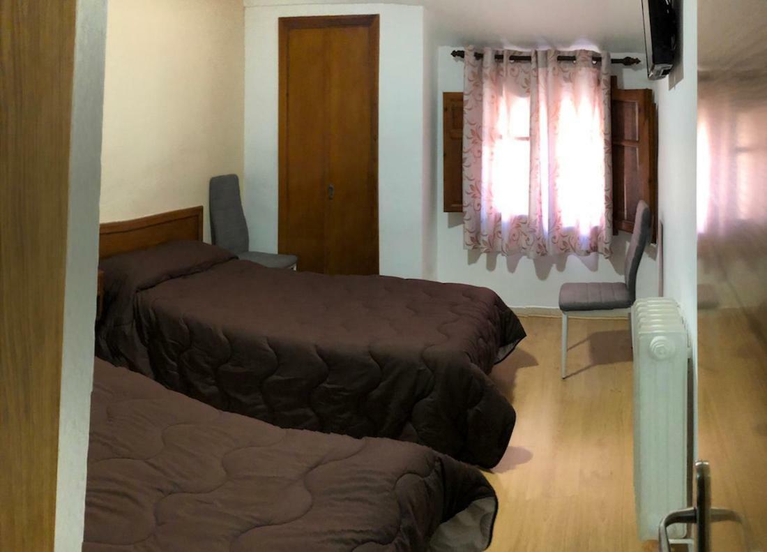 Hostal El Arco Almazan Luaran gambar
